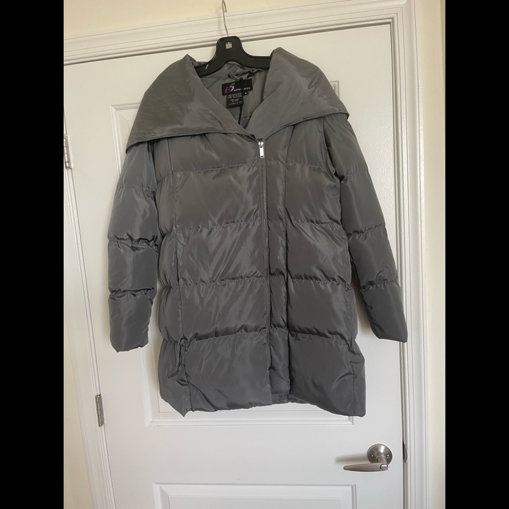 Wide collar hooded winter coat